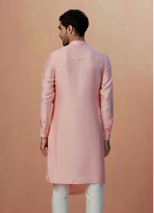 alt message - Manyavar Men Pink Solid Side Open Kurta Pajama image number 4